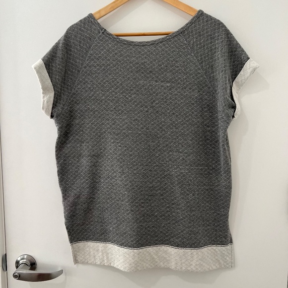 Beyond Yoga Short Sleeve Top, Size M, in Grey - Picture 2 of 7